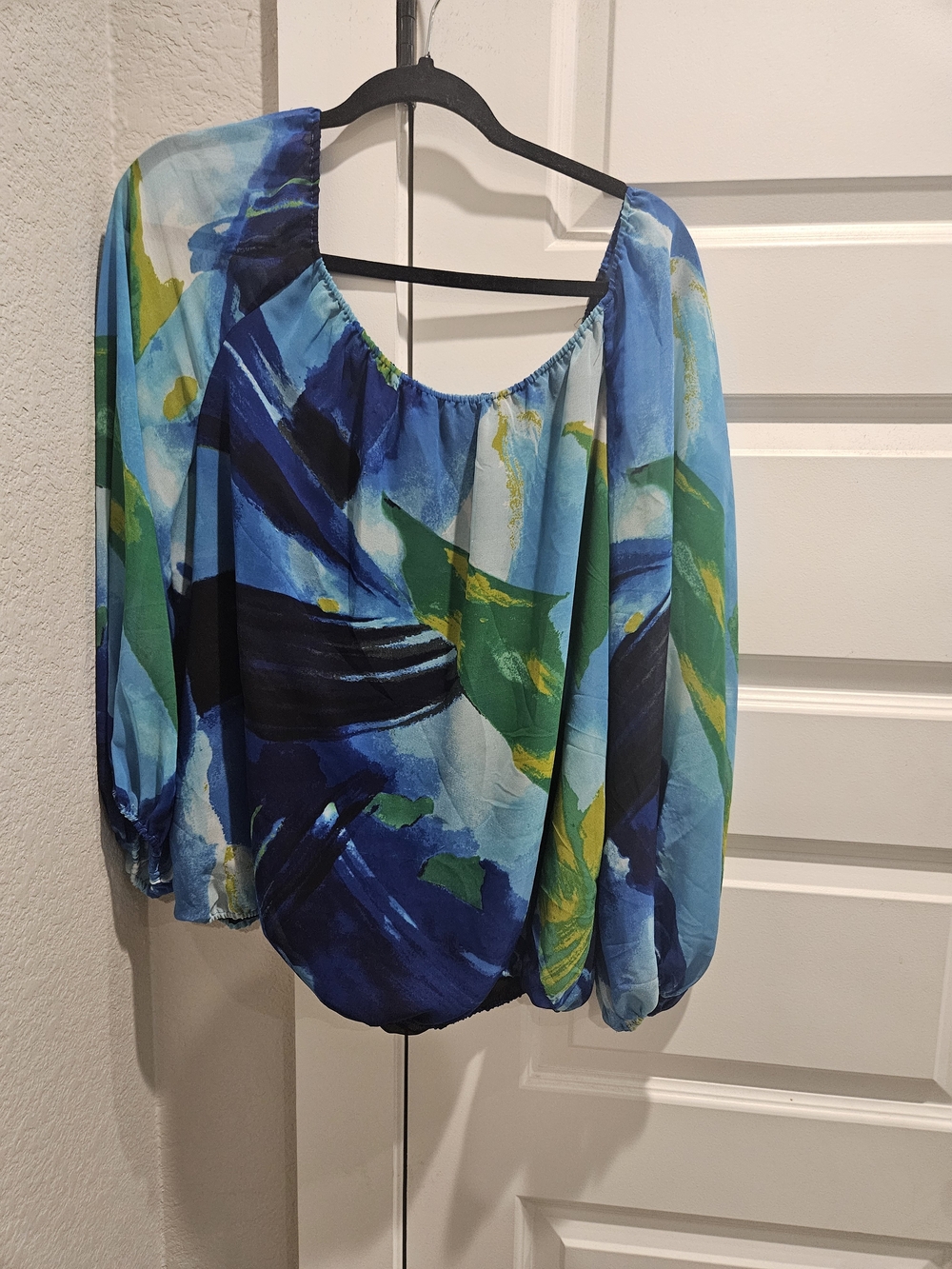 Chaus Blue & Green Abstract Off-Shoulder Blouse